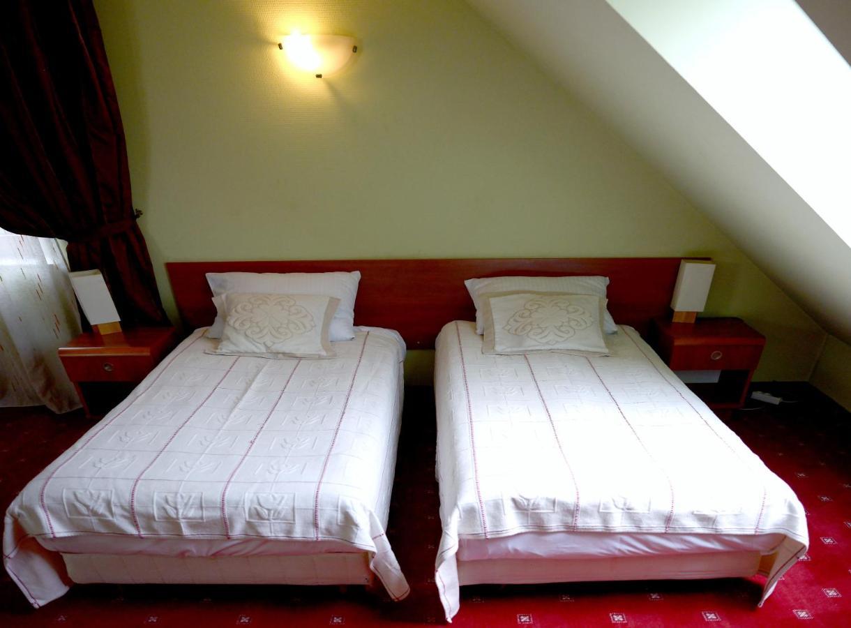 Gosciniec Czarci Mlyn Bed & Breakfast Bedzin Exterior photo