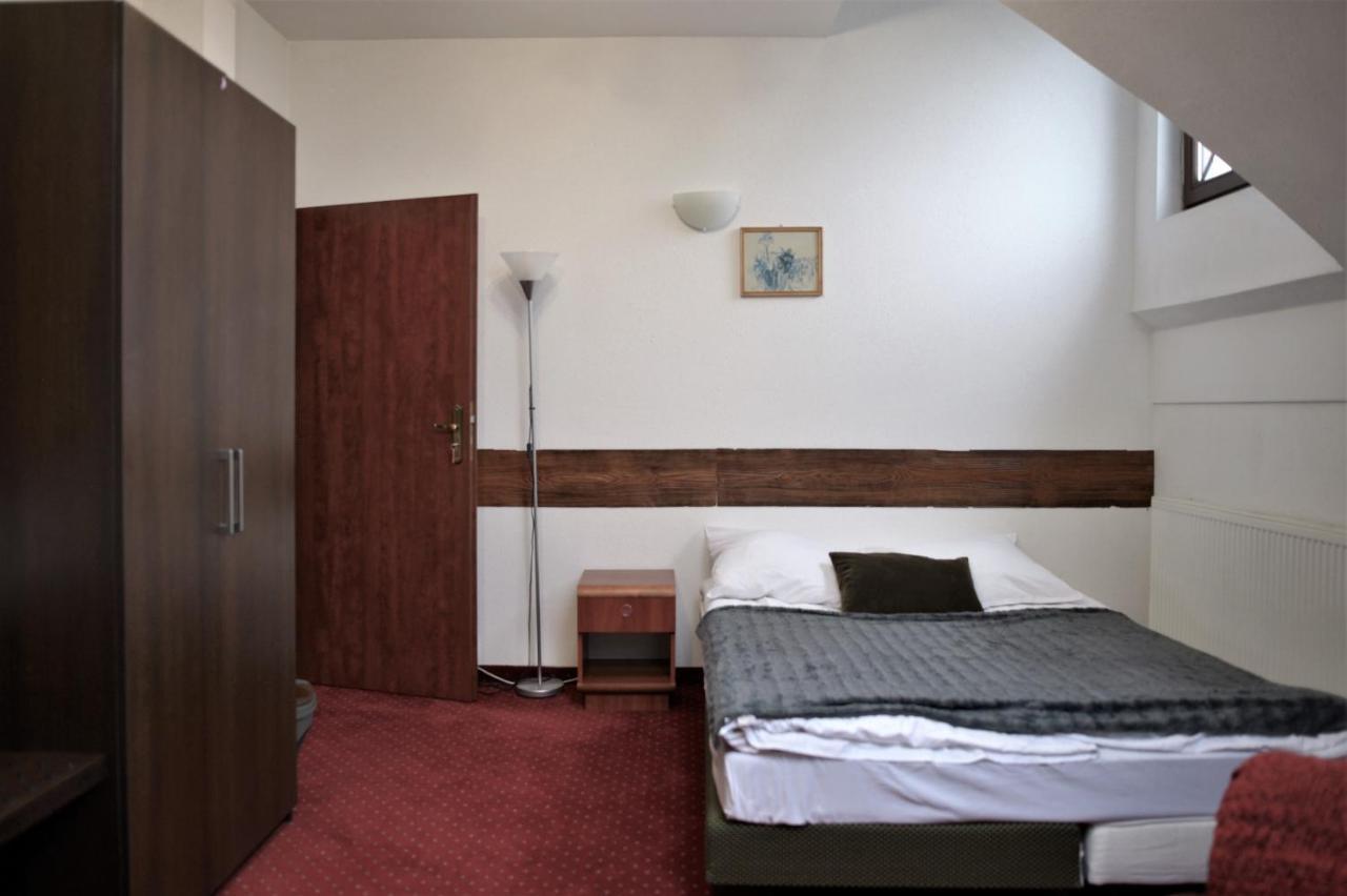 Gosciniec Czarci Mlyn Bed & Breakfast Bedzin Exterior photo