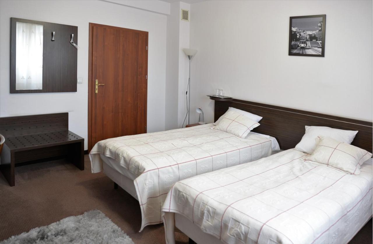 Gosciniec Czarci Mlyn Bed & Breakfast Bedzin Exterior photo
